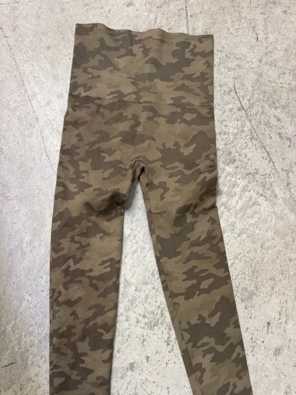 SPANX High Waisted Leggings - Size Small - Like New - Green Camouflage